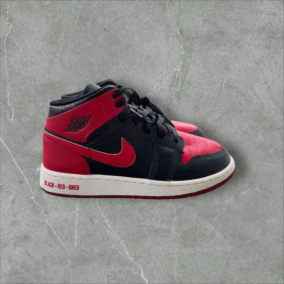 Nike Air Jordan 1 Mid Black+Red=Bred 2021 DM9650-001 GS Size 5.5y / 7 Wmns - Picture 1 of 7